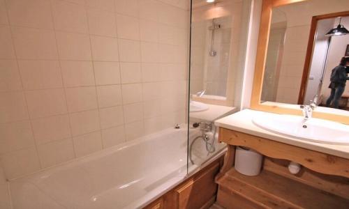 Urlaub in den Bergen 2-Zimmer-Appartment für 6 Personen (36m²) - Résidence Dame Blanche - MH - Puy-Saint-Vincent - Draußen im Sommer