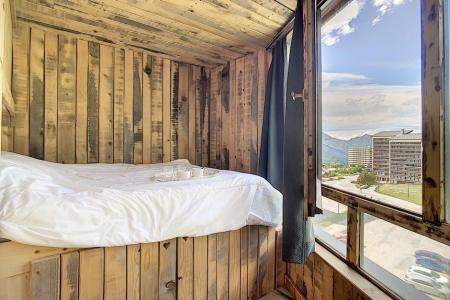 Holiday in mountain resort 2 room apartment sleeping corner 6 people (813) - Résidence de Caron - Les Menuires - Bedroom