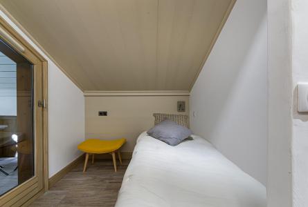 Holiday in mountain resort 3 room apartment cabin 6 people (6) - Résidence du Rocher - Méribel - Bedroom