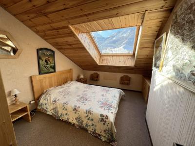 Holiday in mountain resort 3 room duplex apartment 6 people (107) - Résidence Gardiole I - Serre Chevalier - Bedroom