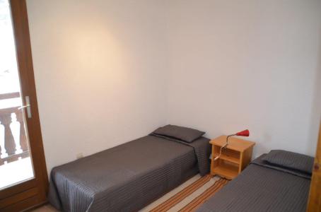 Holiday in mountain resort 2 room apartment 4 people (A7) - Résidence Gentianes - Saint Martin de Belleville - Bedroom