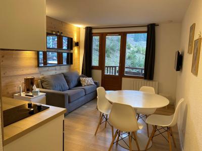 Holiday in mountain resort 2 room apartment 4 people (211) - Résidence Grand Bois - La Tania - Living room