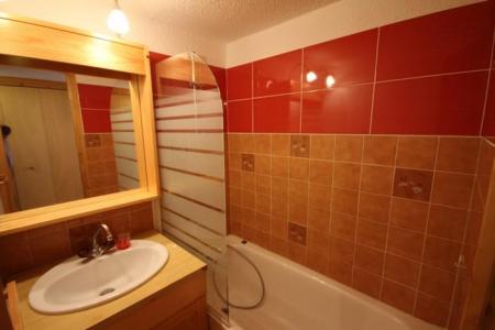Holiday in mountain resort 2 room mezzanine apartment 6 people (4421) - Résidence Grand Mont 4 - Les Saisies - Bath-tub