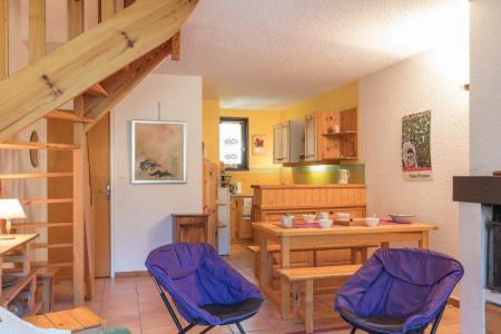 Holiday in mountain resort 3 room duplex apartment 7 people (1) - Résidence Guisane - Serre Chevalier - Living room