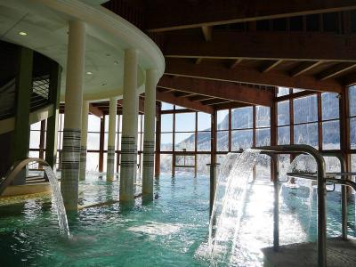 Holiday in mountain resort 3 room duplex apartment 7 people (1) - Résidence Guisane - Serre Chevalier - Swimming pool