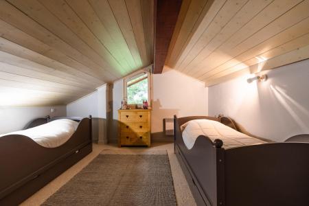 Holiday in mountain resort 5 room duplex apartment sleeping corner 10 people (5) - Résidence Hameau De Beauregard / Bat B - La Clusaz - Bedroom