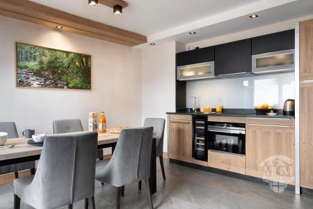 Holiday in mountain resort 3 room duplex apartment 6 people - Résidence Hameau de l'Ours - Manigod l'Etale - Kitchen