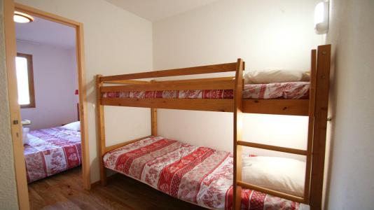 Holiday in mountain resort 2 room apartment sleeping corner 6 people (A706) - Résidence Hameau des Ecrins - Puy-Saint-Vincent - Bunk beds