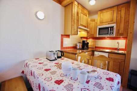 Holiday in mountain resort 2 room apartment 4 people (1215) - Résidence Hameau du Borsat - Tignes - Kitchenette