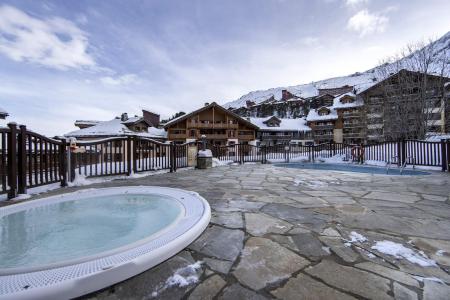 Vacances en montagne Résidence Hameau du Glacier - Les Arcs - Jacuzzi