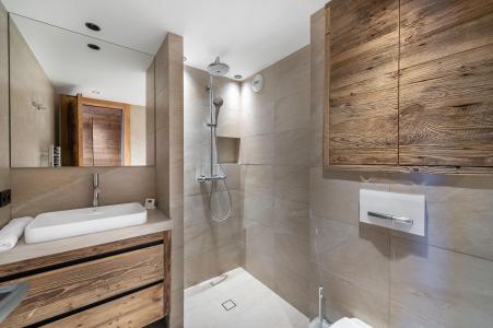 Holiday in mountain resort 7 room apartment 13 people (F6) - Résidence Isard - Courchevel - Shower