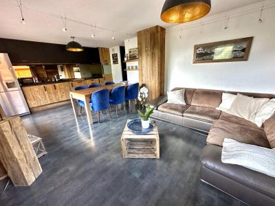 Holiday in mountain resort 4 room apartment cabin 6 people (2) - Résidence Jade - Le Grand Bornand - Living room
