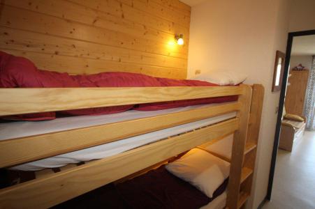 Holiday in mountain resort Studio sleeping corner 4 people (001) - Résidence Jandri - Auris en Oisans - Sleeping area