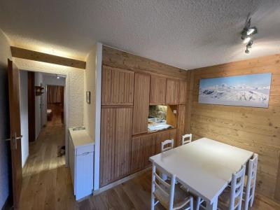 Urlaub in den Bergen 3-Zimmer-Appartment für 6 Personen (209) - Résidence Jardin Alpin - Courchevel - Wohnzimmer