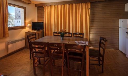 Vacances en montagne Appartement 3 pièces 8 personnes (50m²) - Résidence L'Ecrin des Neiges *** - MH - Chamrousse - Extérieur été