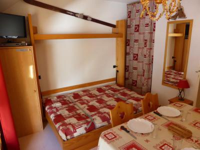 Vakantie in de bergen Studio cabine 4 personen (J735) - Résidence l'Enclave - Les Contamines-Montjoie - Woonkamer