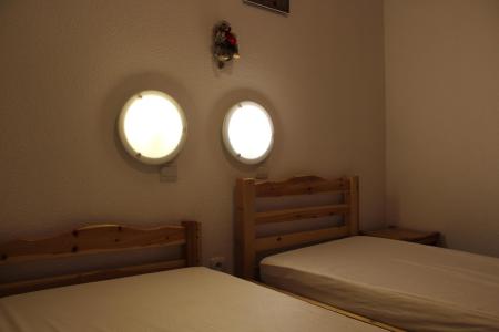 Holiday in mountain resort 2 room apartment 4 people (003) - Résidence l'Horizon Blanc - La Joue du Loup - Bedroom