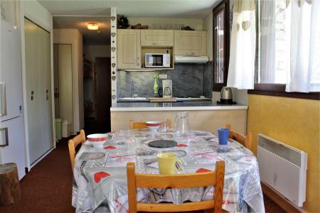 Vacaciones en montaña Apartamento cabina 2 piezas para 6 personas (321) - Résidence l'Orée du Bois B - Risoul - Estancia