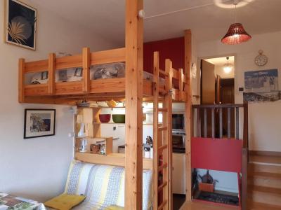 Holiday in mountain resort Studio sleeping corner 6 people (02) - Résidence l'Oustal - Les Orres - Living room