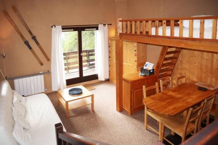 Holiday in mountain resort Studio sleeping corner 6 people (249) - Résidence l'Oustal - Les Orres - Living room