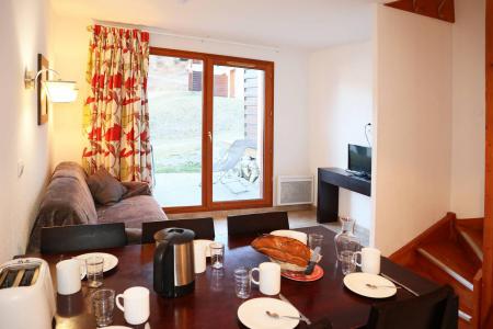 Holiday in mountain resort 3 room duplex apartment 6 people (1005) - Résidence la Combe d'Or - Les Orres - Living room