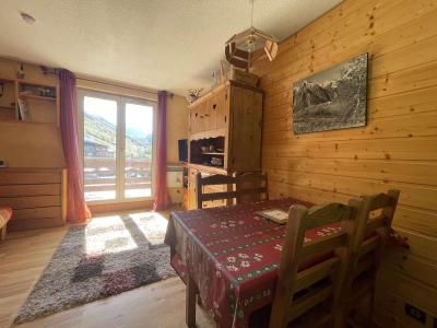 Holiday in mountain resort Studio sleeping corner 4 people (223) - Résidence La Meije 10 - Les 2 Alpes - Living room
