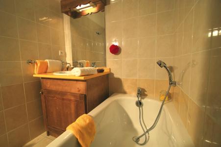 Holiday in mountain resort Résidence Lagrange l'Arollaie - Peisey-Vallandry - Bathroom