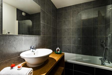 Holiday in mountain resort Résidence Lagrange les Chalets d'Edelweiss - La Plagne - Bathroom
