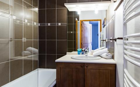 Holiday in mountain resort Résidence Lagrange les Chalets de l'Adet - Saint Lary Soulan - Bathroom