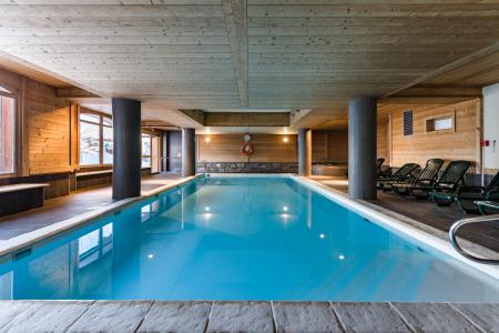 Holiday in mountain resort Résidence Lagrange les Hauts de Comborcière - La Toussuire - Swimming pool