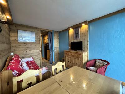 Holiday in mountain resort 2 room duplex apartment 5 people (32) - Résidence Lauzes - Les Menuires - Living room