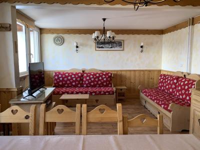 Holiday in mountain resort 2 room duplex apartment 6 people - Résidence Lauzes - Les Menuires - Living room