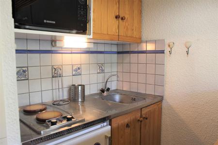 Holiday in mountain resort Studio sleeping corner 4 people (319) - Résidence Lauzet - Vars - Open-plan kitchen