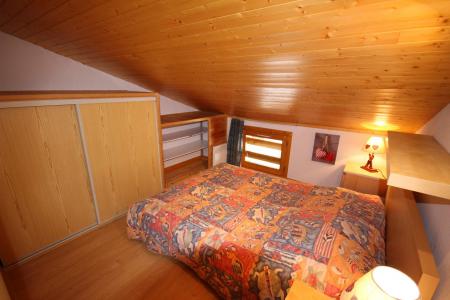 Vacaciones en montaña Apartamento 4 piezas para 8 personas (06) - Résidence le Byblos - Les Saisies - Habitación abuhardillada