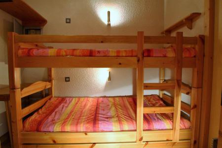 Holiday in mountain resort 2 room apartment sleeping corner 5 people (005CL) - Résidence le Centre - Champagny-en-Vanoise - Bunk beds