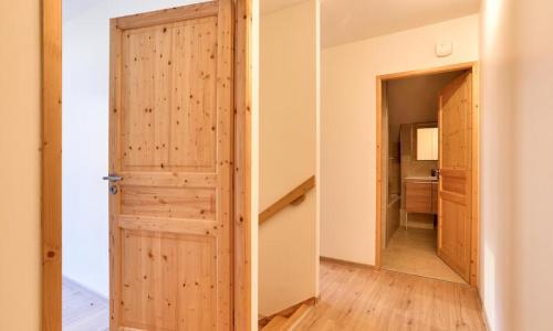 Holiday in mountain resort 3 room apartment 7 people (75m²) - Résidence le Chalet des Rennes - MH - Vars - Summer outside