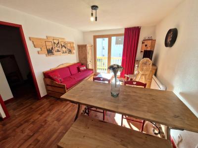Urlaub in den Bergen 3-Zimmer-Appartment für 6 Personen (63) - Résidence le Cheval Blanc - Valfréjus - Wohnzimmer