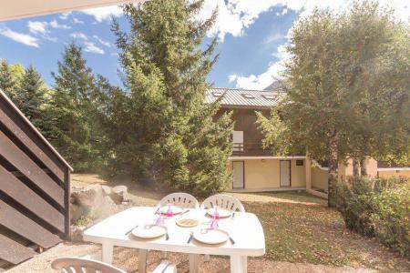 Vacaciones en montaña Estudio -espacio montaña- para 4 personas (B012) - Résidence le Clos des Cavales 2 - Serre Chevalier - Terraza