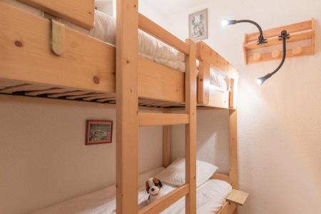 Urlaub in den Bergen Studio Schlafnische 4 Personen (B012) - Résidence le Clos des Cavales 2 - Serre Chevalier - Offener Schlafbereich