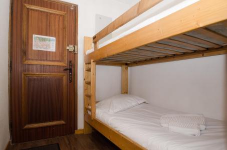 Holiday in mountain resort Studio sleeping corner 4 people (Mirabel) - Résidence le Clos du Savoy - Chamonix - Bedroom