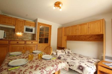 Holiday in mountain resort Studio sleeping corner 4 people (D019) - Résidence le Clos - Serre Chevalier - Accommodation