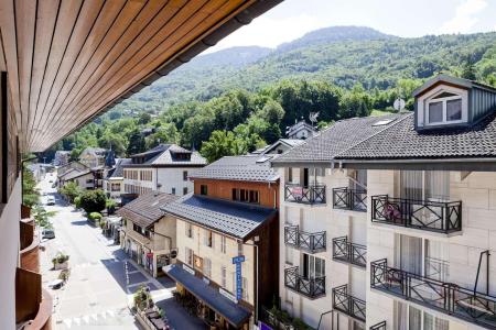 Rent in ski resort Studio sleeping corner 4 people (401) - Résidence le Grand Chalet - Brides Les Bains - Summer outside