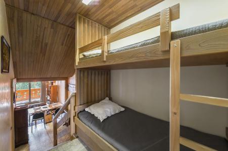 Holiday in mountain resort 2 room duplex apartment 4 people (905) - Résidence le Grand Sud - Courchevel - Bedroom