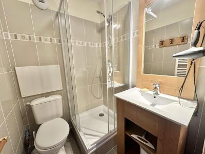 Holiday in mountain resort 3 room apartment 6 people (E31) - Résidence Le Hameau Des Rennes - Vars - Shower room