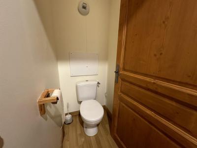 Holiday in mountain resort 3 room apartment 6 people (E31) - Résidence Le Hameau Des Rennes - Vars - WC