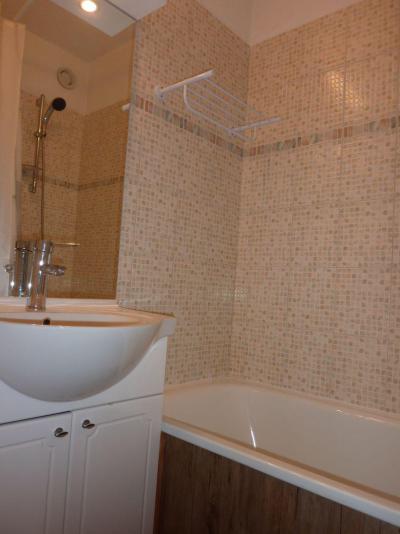 Holiday in mountain resort 1 room apartment 4 people (B77) - Résidence le Jettay - Les Menuires - Bathroom