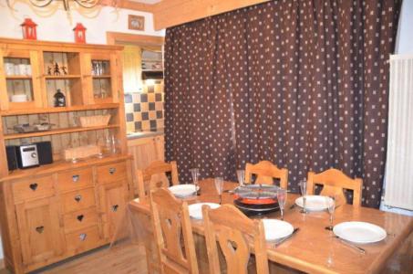 Holiday in mountain resort 2 room apartment 6 people (B53) - Résidence le Jettay - Les Menuires - Table