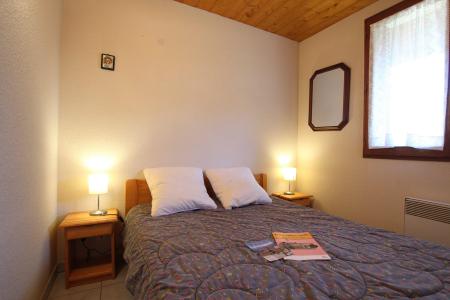 Holiday in mountain resort 2 room duplex apartment 4 people (LAUROE) - Résidence le Lauzin - Montgenèvre - Bedroom