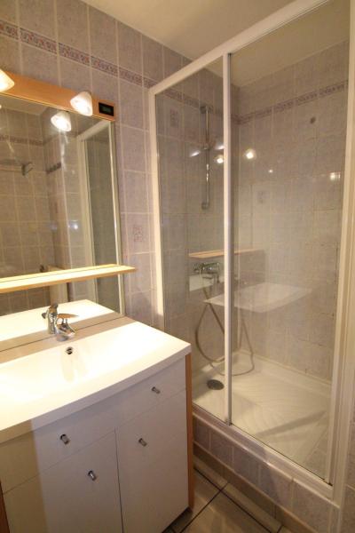 Holiday in mountain resort 2 room apartment 4 people (C1) - Résidence le Paradis C - Alpe d'Huez - Shower room