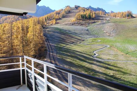 Holiday in mountain resort Résidence le Pelvoux II - Vars - Balcony